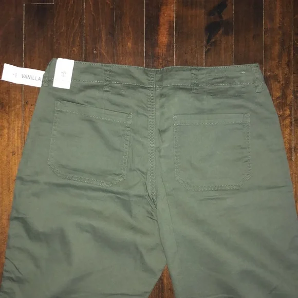 NWT Green Joggers - Picture 5 of 5